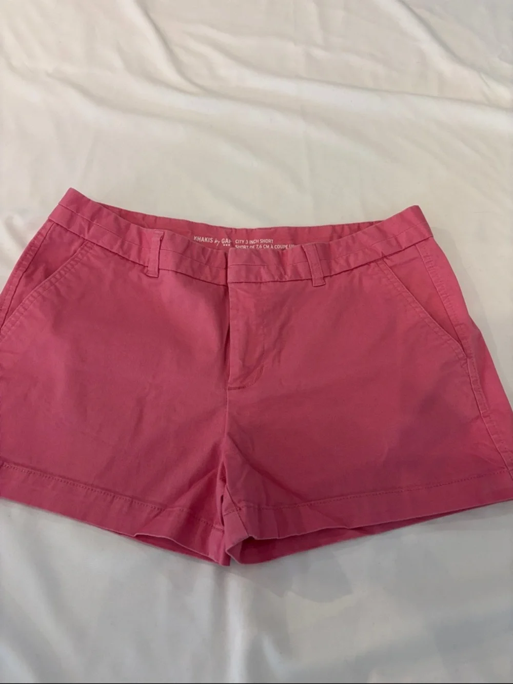 GAP Women's coral 3” Chino Shorts. Size A 8